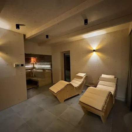 Вилла In With Sauna & Jacuzzi