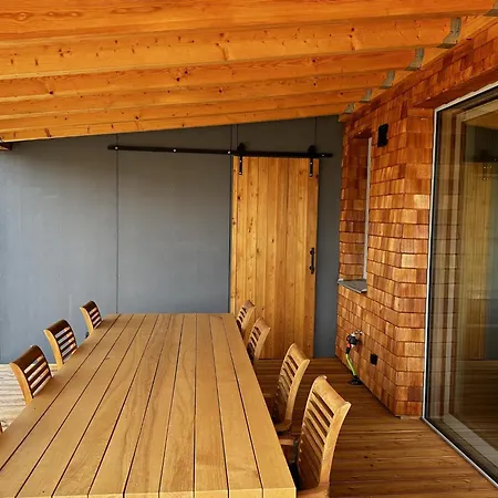 Вилла In With Sauna & Jacuzzi Roprachtice