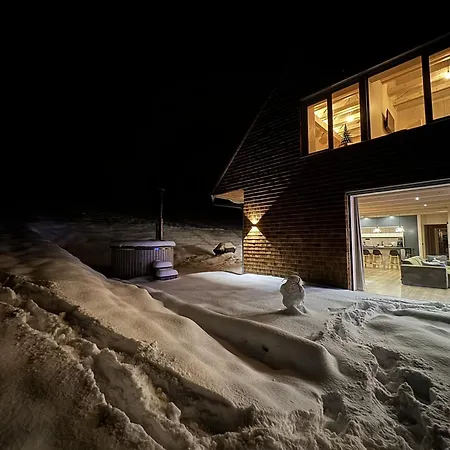 In With Sauna & Jacuzzi Βίλα